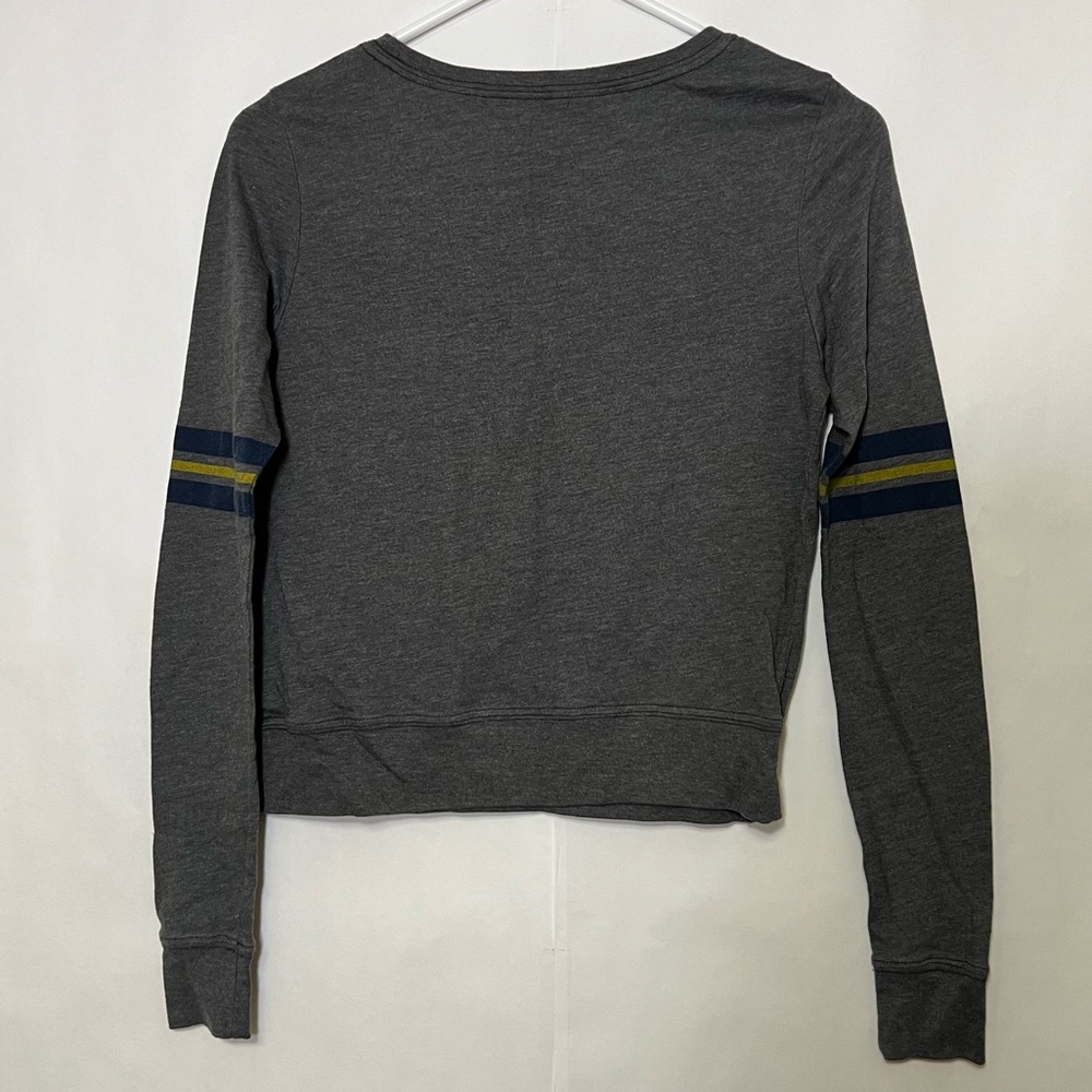Hogwarts Long-sleeved Shirt - Picture 3 of 4